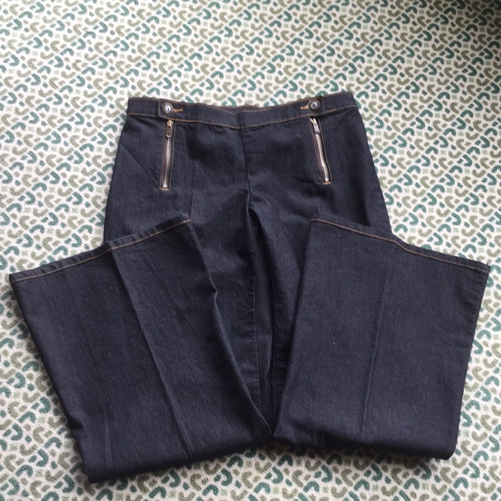 Woman’s wide leg jeans size 10